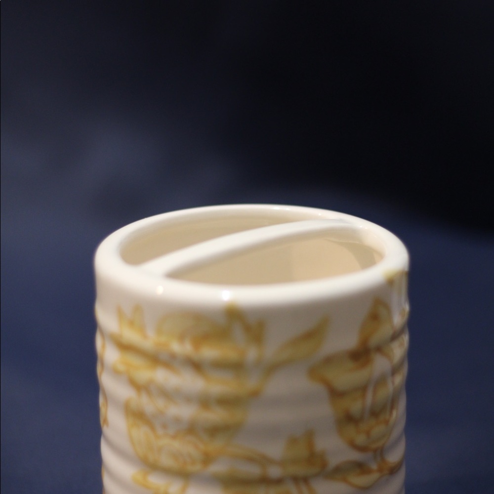 Threshold Floral Pattern Ceramic Toothbrush Holder - Picture 4 of 6